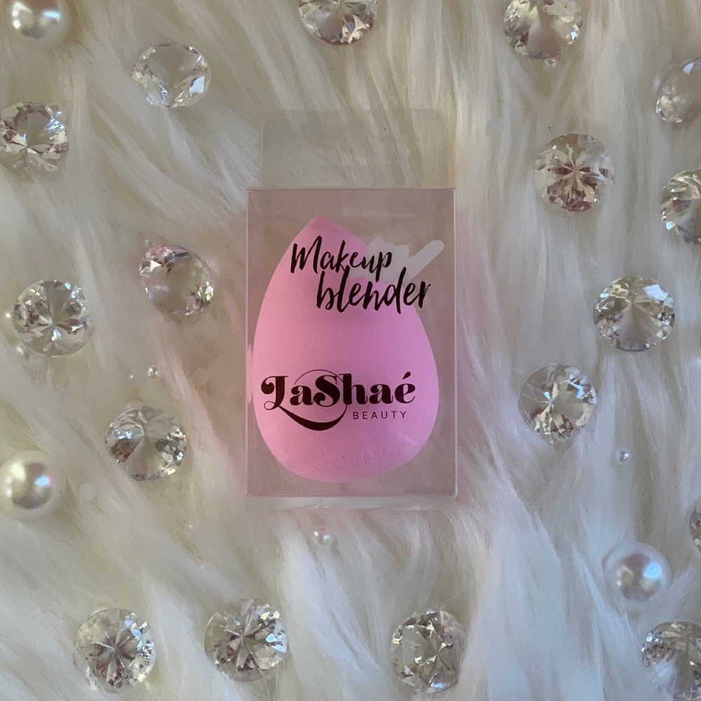 🔥LaShaé Makeup Blender🔥